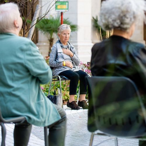 Workshop Personen führen Übung aus